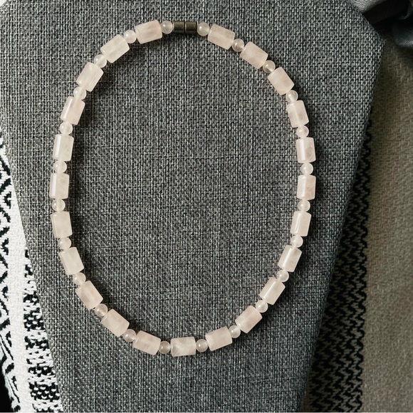 ROSE QUARTZ | Elongated Round Cylindrical Beaded Pink Rose Quartz 18" Necklace - Picture 10 of 12
